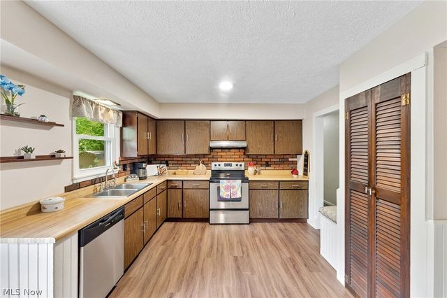 2980 Rosetta Boulevard, Newton Falls, OH 44444
