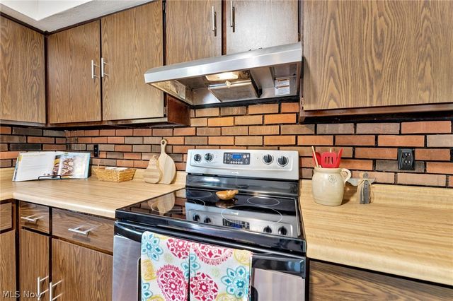 2980 Rosetta Boulevard, Newton Falls, OH 44444