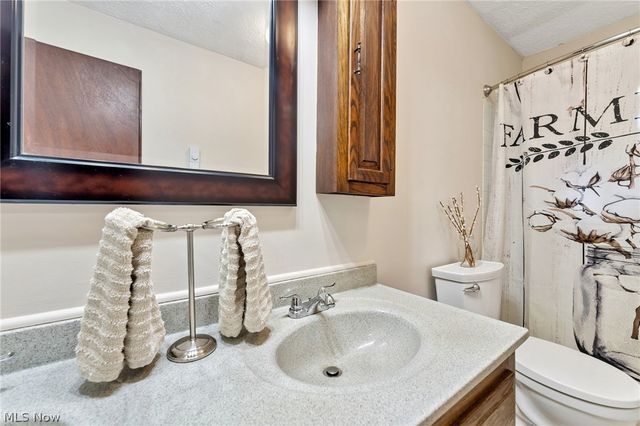 2980 Rosetta Boulevard, Newton Falls, OH 44444