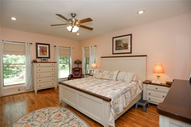 101 Hazelwood Way, Walhalla, SC 29691