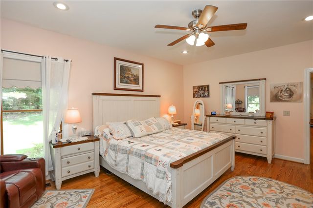 101 Hazelwood Way, Walhalla, SC 29691