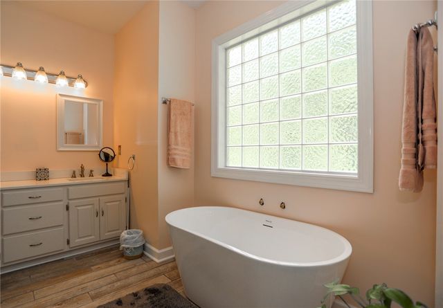 101 Hazelwood Way, Walhalla, SC 29691
