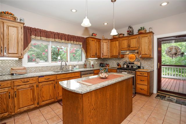 101 Hazelwood Way, Walhalla, SC 29691