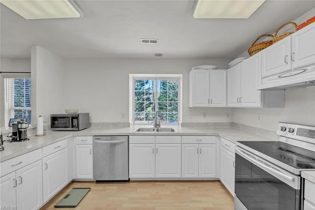 617 Prince Andrew CT, Chesapeake, VA 23320