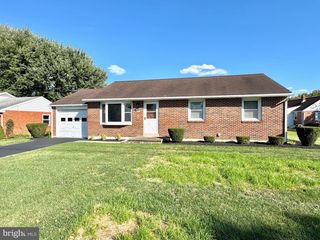 305 MARTHA ST, Robesonia, PA 19551