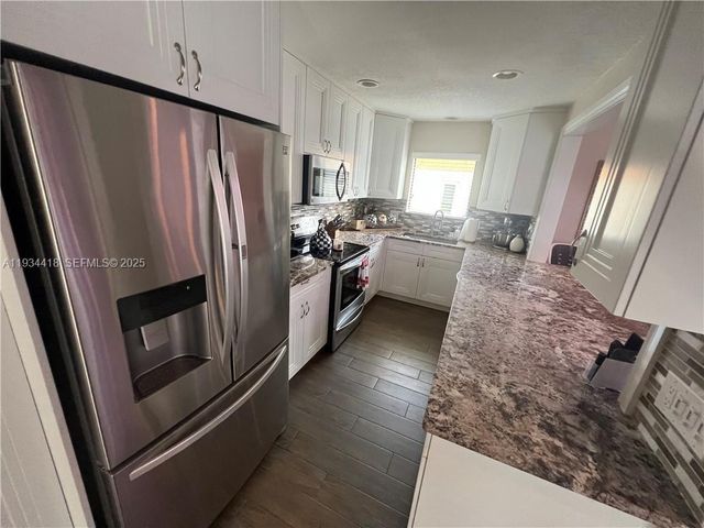 5068 Beechwood Rd, Delray Beach, FL 33484