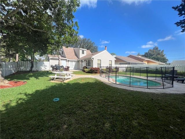 5068 Beechwood Rd, Delray Beach, FL 33484