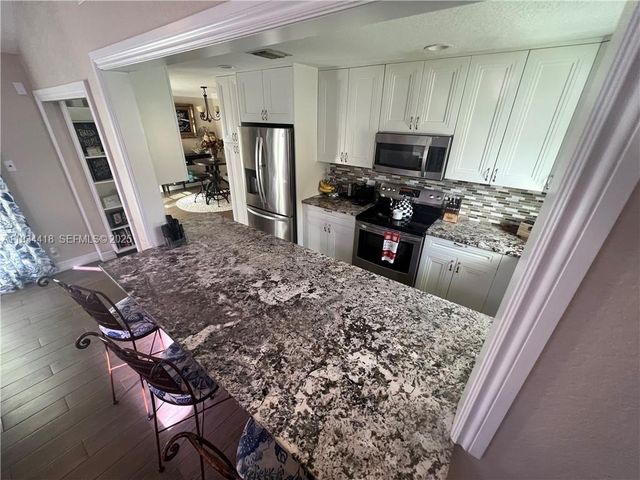 5068 Beechwood Rd, Delray Beach, FL 33484