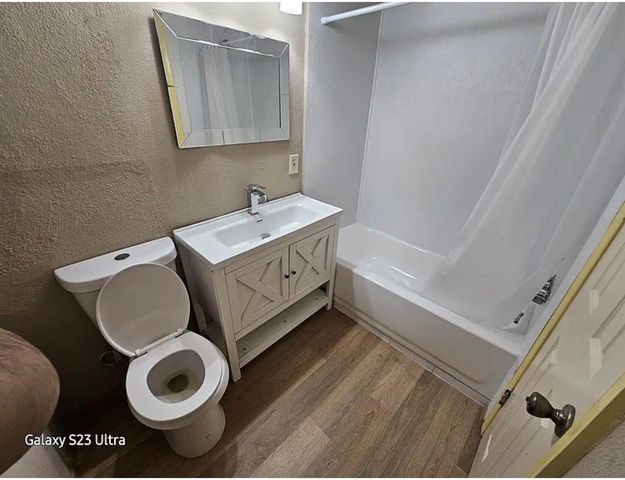 3026 Airport Boulevard, Houston, TX 77051