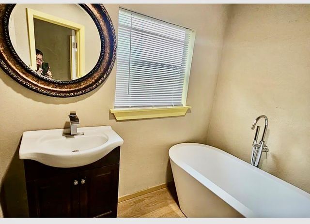 3026 Airport Boulevard, Houston, TX 77051