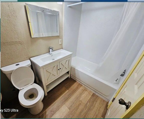 3026 Airport Boulevard, Houston, TX 77051