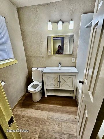 3026 Airport Boulevard, Houston, TX 77051