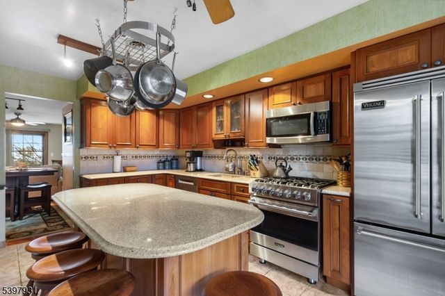 3 Ross Rd, Wallington Boro, NJ 07057