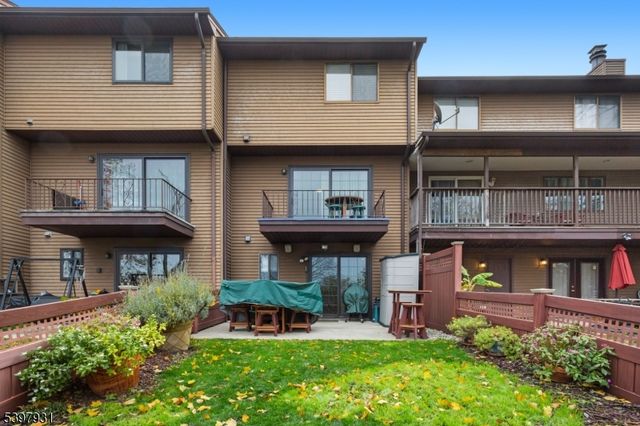 3 Ross Rd, Wallington Boro, NJ 07057