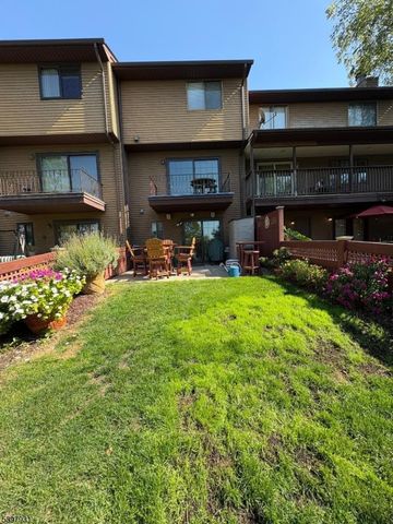 3 Ross Rd, Wallington Boro, NJ 07057