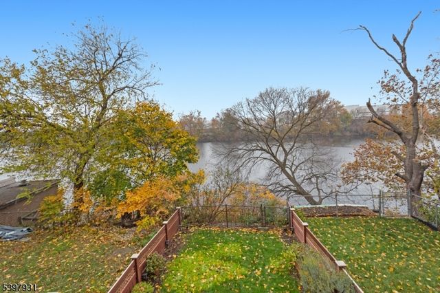 3 Ross Rd, Wallington Boro, NJ 07057