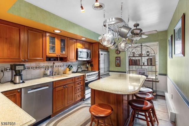 3 Ross Rd, Wallington Boro, NJ 07057