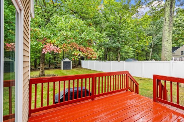 2701 Pouliot Pl, Wilmington, MA 01887
