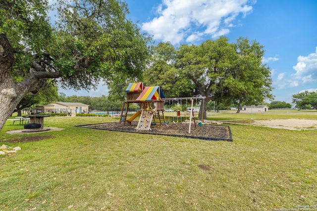 1629 Pr 1518, Bandera, TX 78003