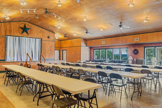 1629 Pr 1518, Bandera, TX 78003