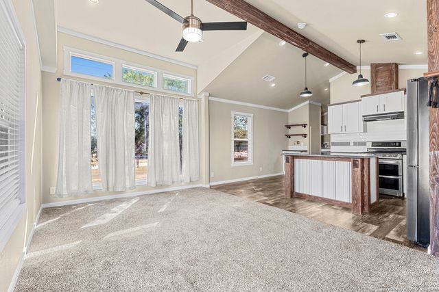 1629 Pr 1518, Bandera, TX 78003