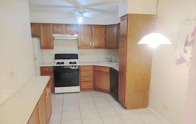 150 Lake Boulevard 118, Buffalo Grove, IL 60089
