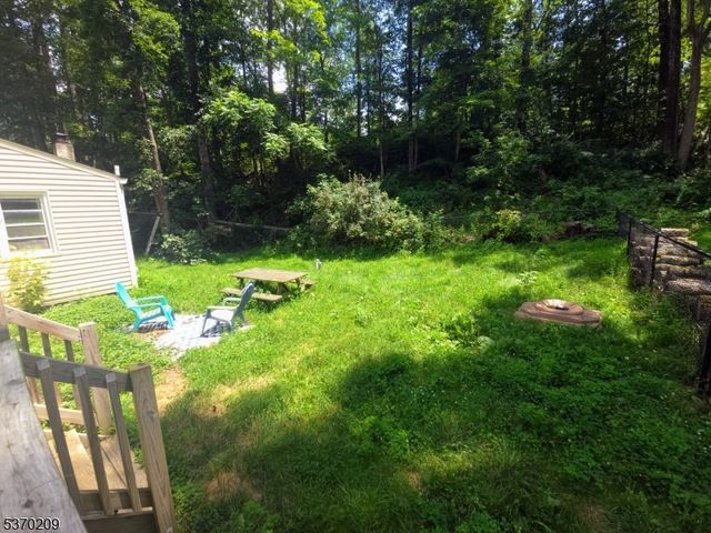 17 Youngs Rd, Andover Twp., NJ 07860