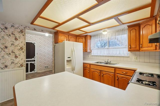 14435 Royal Drive, Sterling Heights, MI 48312