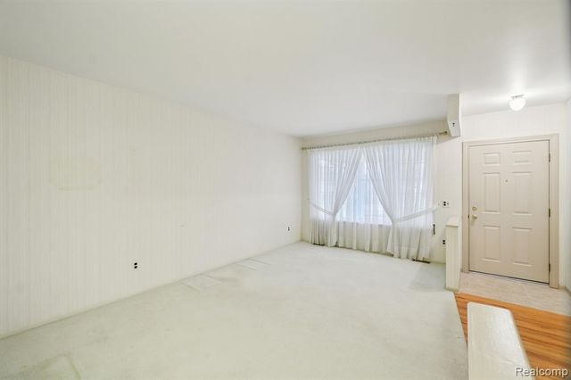 14435 Royal Drive, Sterling Heights, MI 48312