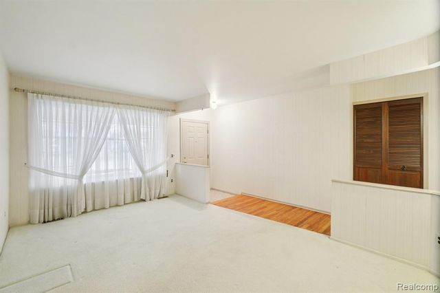 14435 Royal Drive, Sterling Heights, MI 48312