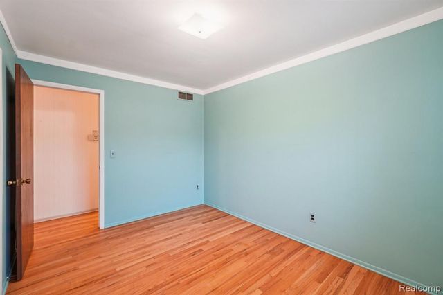 14435 Royal Drive, Sterling Heights, MI 48312