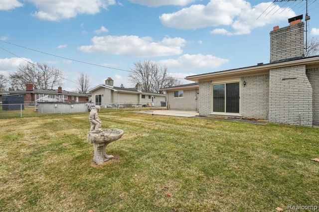 14435 Royal Drive, Sterling Heights, MI 48312