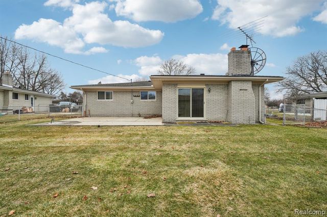 14435 Royal Drive, Sterling Heights, MI 48312