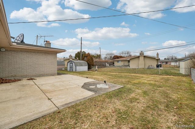 14435 Royal Drive, Sterling Heights, MI 48312