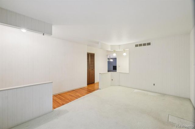 14435 Royal Drive, Sterling Heights, MI 48312