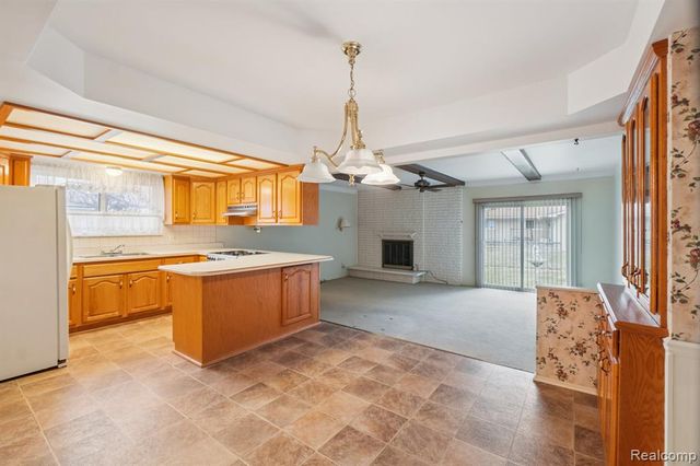 14435 Royal Drive, Sterling Heights, MI 48312