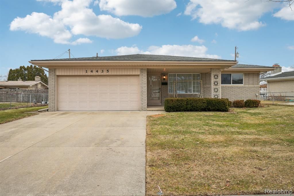 14435 Royal Drive, Sterling Heights, MI 48312