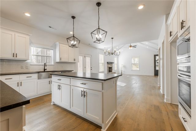 2983 N Old Wire Road, Fayetteville, AR 72703