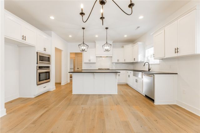 2983 N Old Wire Road, Fayetteville, AR 72703