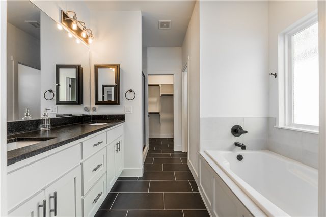 2983 N Old Wire Road, Fayetteville, AR 72703