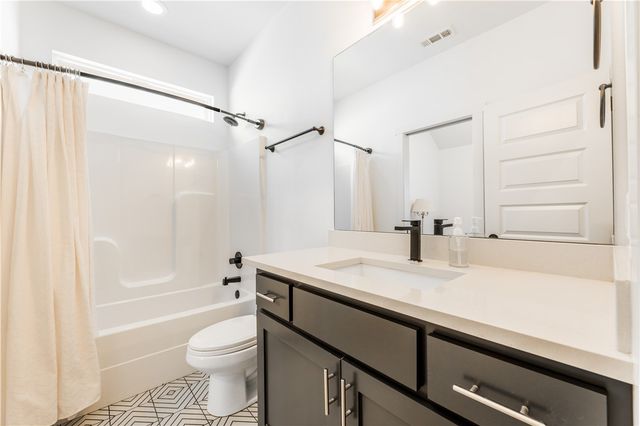 2983 N Old Wire Road, Fayetteville, AR 72703