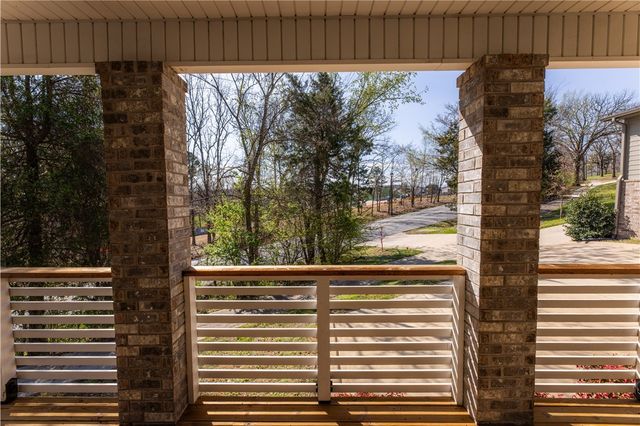 2983 N Old Wire Road, Fayetteville, AR 72703