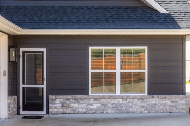 2983 N Old Wire Road, Fayetteville, AR 72703