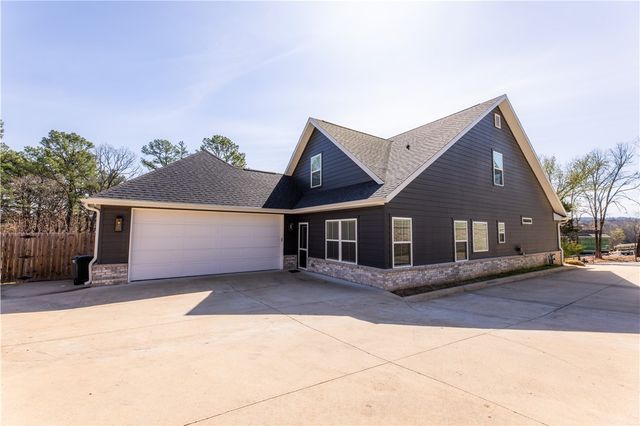 2983 N Old Wire Road, Fayetteville, AR 72703
