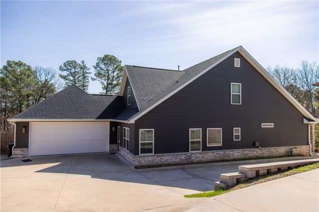 2983 N Old Wire Road, Fayetteville, AR 72703