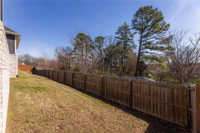 2983 N Old Wire Road, Fayetteville, AR 72703