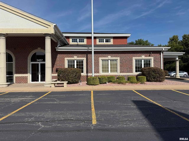 3457 AVENUE OF THE CITIES Avenue, Moline, IL 61265