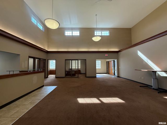 3457 AVENUE OF THE CITIES Avenue, Moline, IL 61265