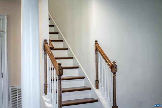 5622 UPLAND DR, Crozet, VA 22932