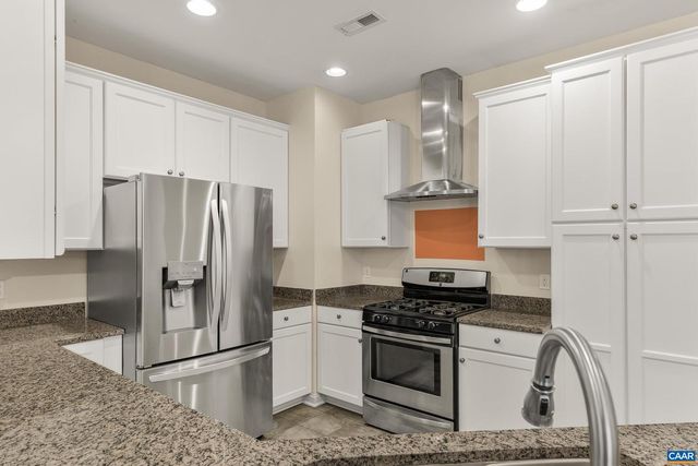 5622 UPLAND DR, Crozet, VA 22932